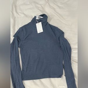Aritzia Wilfred high neck long sleeve shirt XS